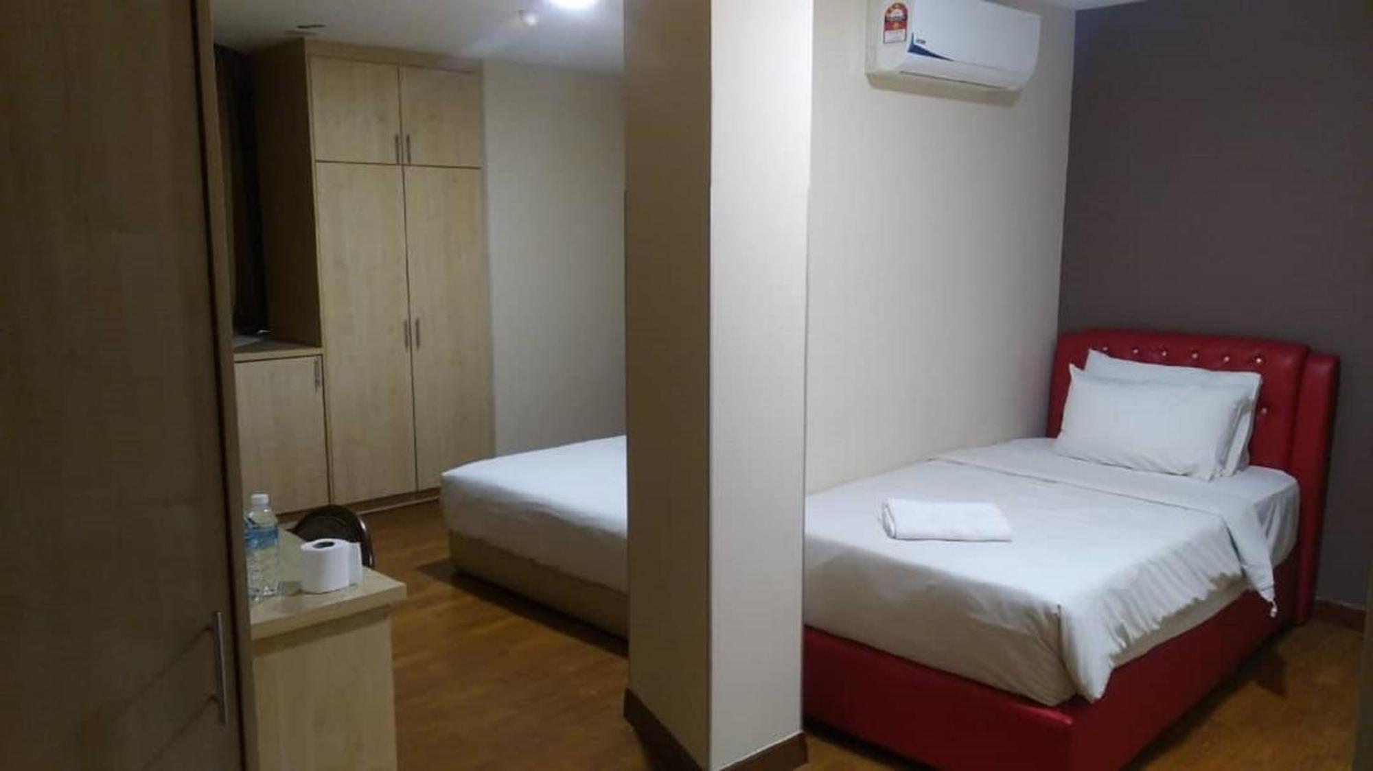Ambassador Hotel 2*